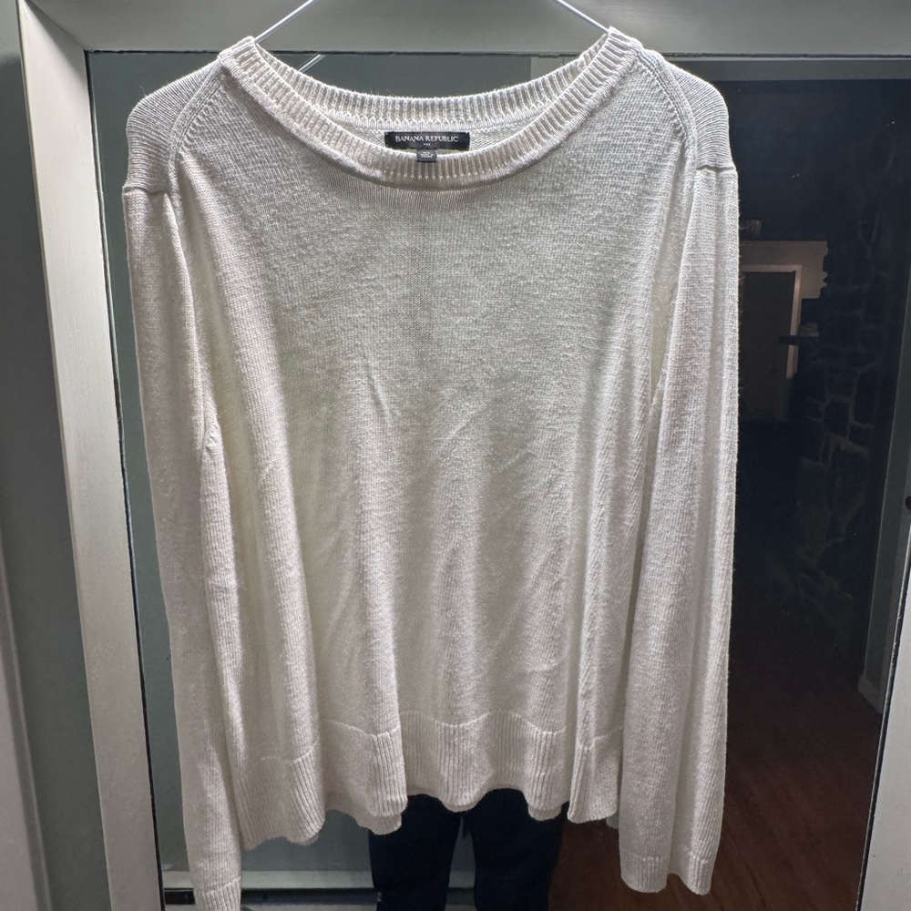 White banana republic sweater